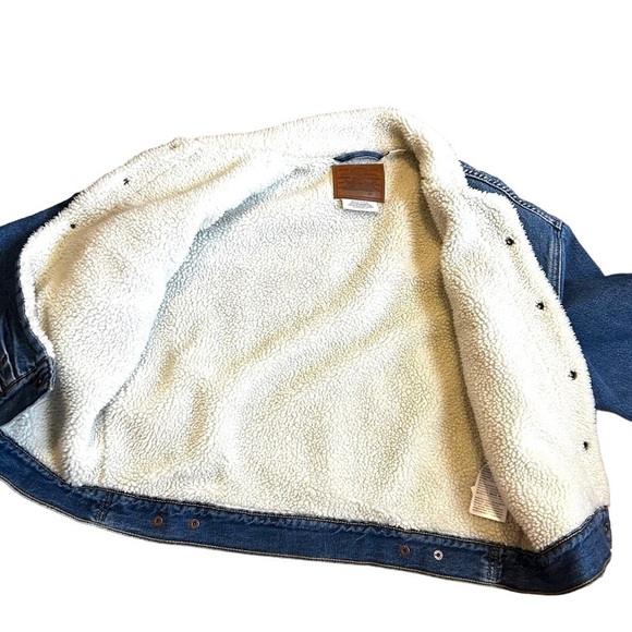 Levi's New Heritage Sherpa Jacket in Hot Head - Picture 12 of 16